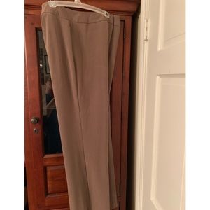 Size 14 pants. Nice and they stretch